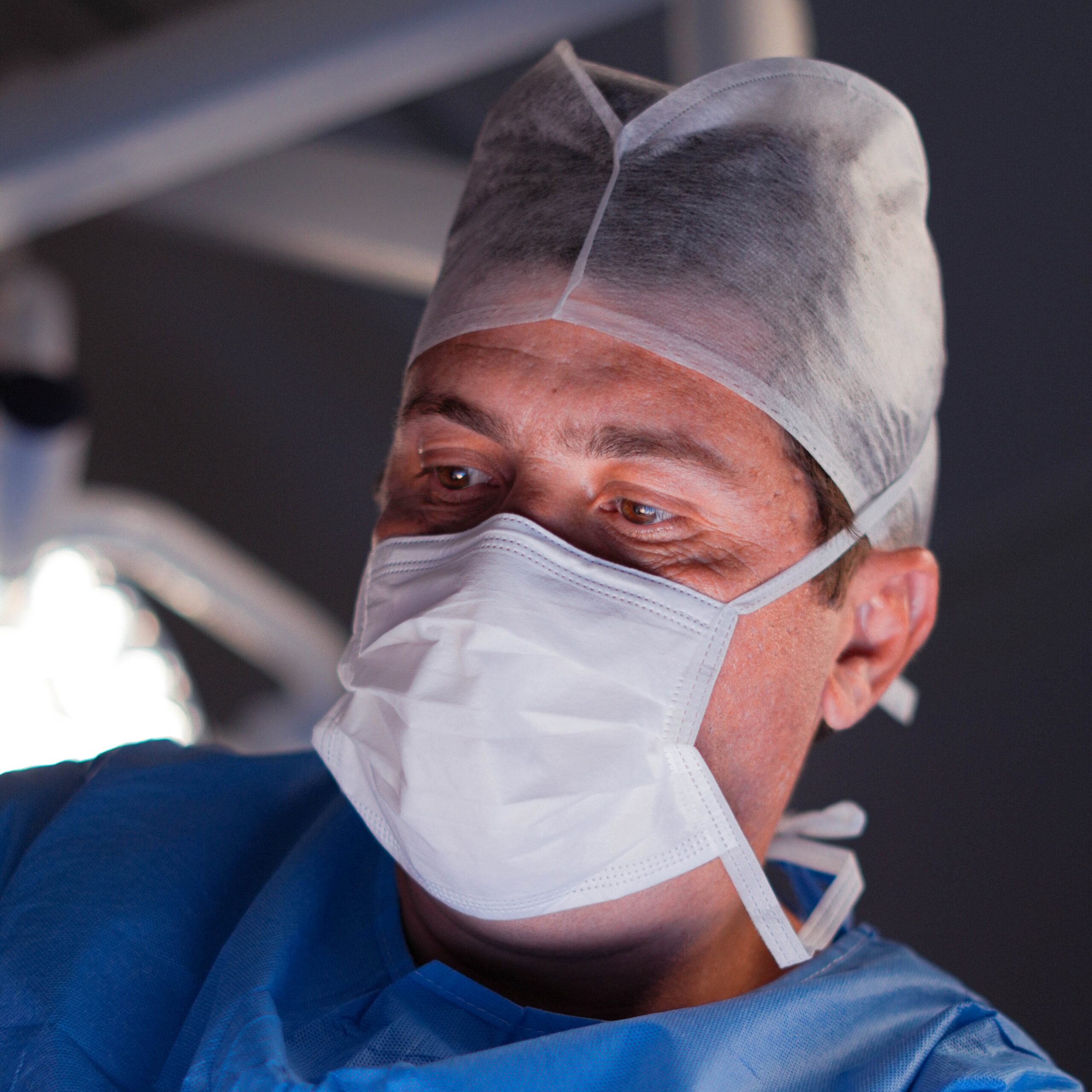 Vantagens da cirurgia eletiva em hérnia abdominal 